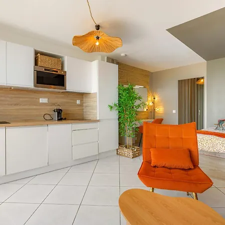 Apartman Boheme Heliopolis Sea View In The Cap Dagde Naturist Village *